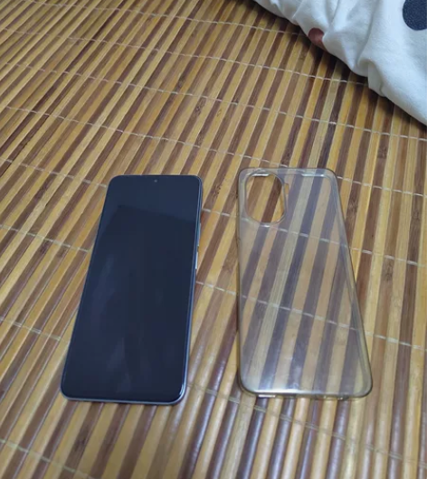荣耀x40i。7月底买来的，几乎还是全新，...