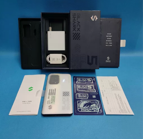 几乎全新黑鲨5曙光白12+256G骁龙87...