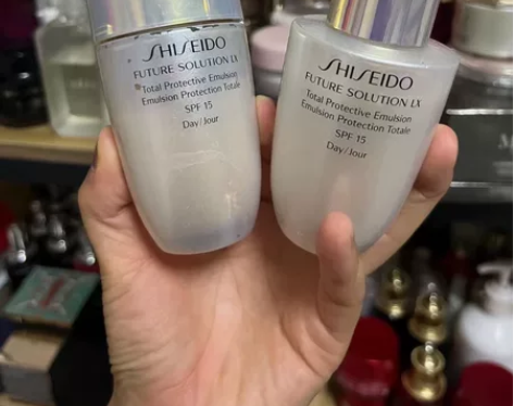 资生堂乳液,品相不好,余量如图,两个180...