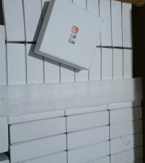 怡洁全新充电宝真5000毫安，携带方便，耐...