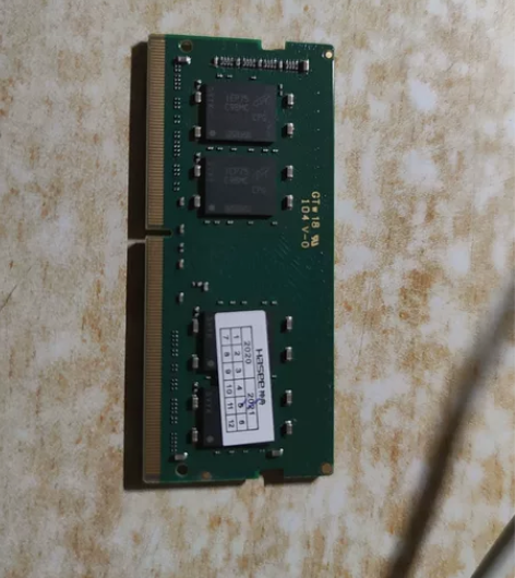 出两条笔记本英睿达8GB 3200Mhz内...