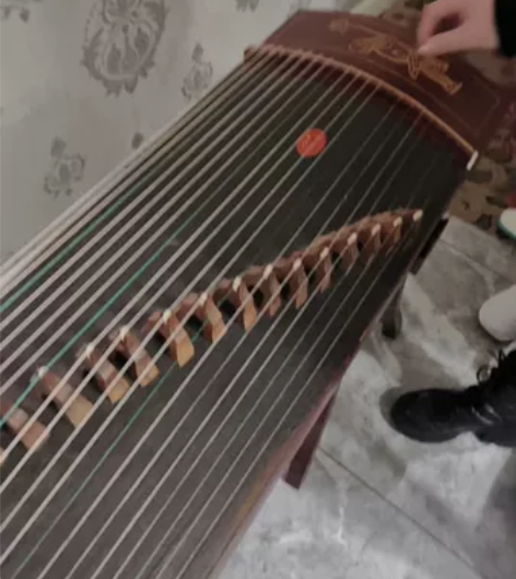 古筝放着真大占地方便宜处理了 只能自...