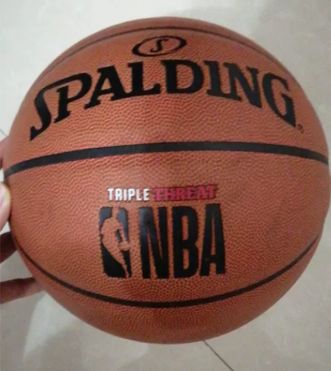 斯伯丁篮球 七号球 篮球太多了这个没玩过...