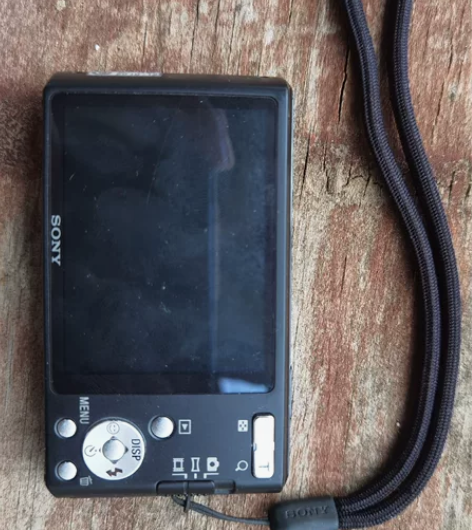 索尼数码照相机，DSC-W530，成色较新...