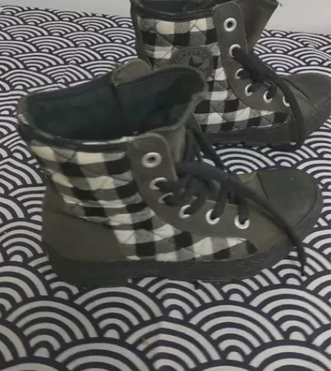 正品中性款匡威高帮鞋低价转！商场专卖店正价...