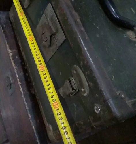 绿色实木包铁角老箱子，很重的，棒实 感兴趣...