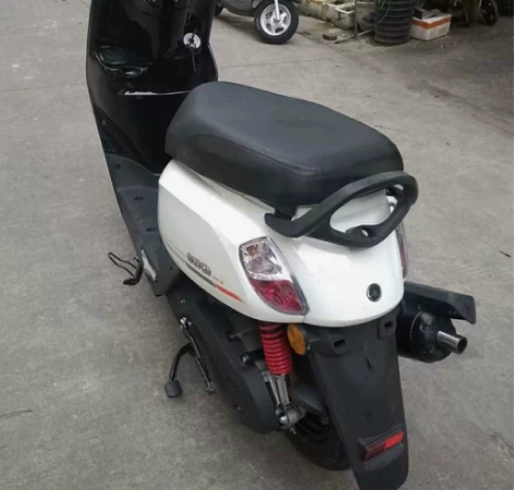 yamaha酷奇100cc踏板摩托车cuk...