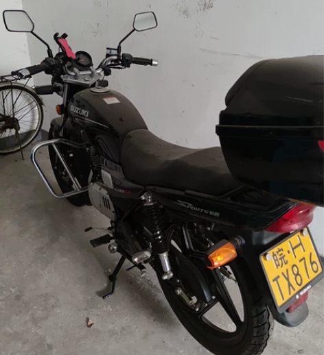 铃木摩托125，闲置，新度，100新 感兴...