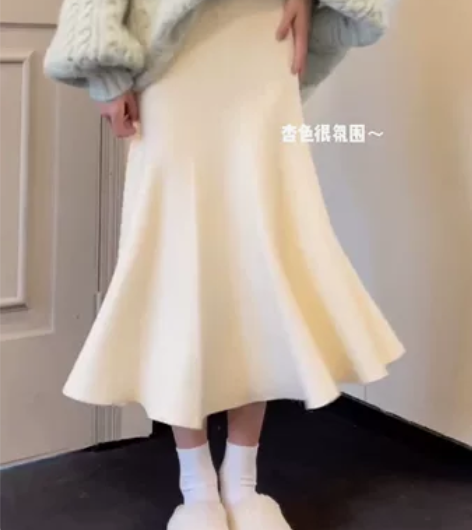 鱼尾裙，杏色全新，因为买小了低价出 感兴趣...