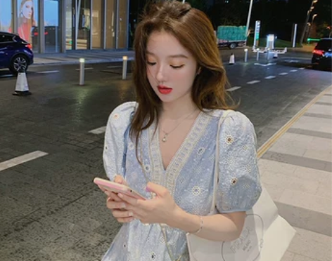 美美的夏夏 镂空刺绣泡泡袖连衣裙女初恋民族...