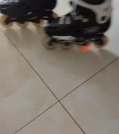 5766旱冰鞋 感兴趣的话点“我想要”和我...