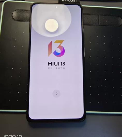 红米k40 12＋256gb 自定义成色9...