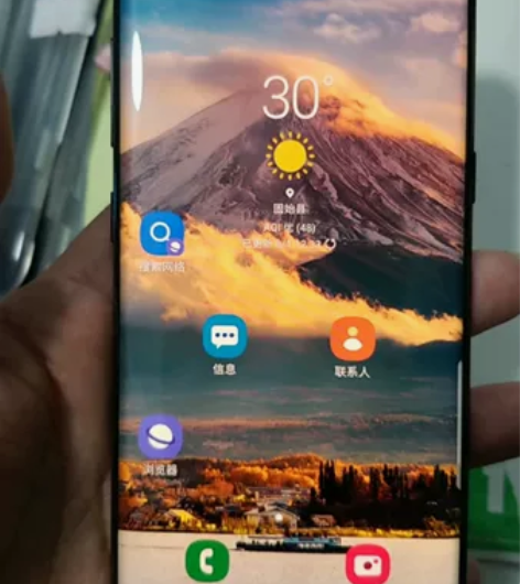 三星s8 4?64漏液没有外碎，触摸有一定...