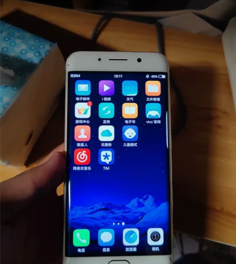 vivo xplay6，6+64，屏幕没碎...