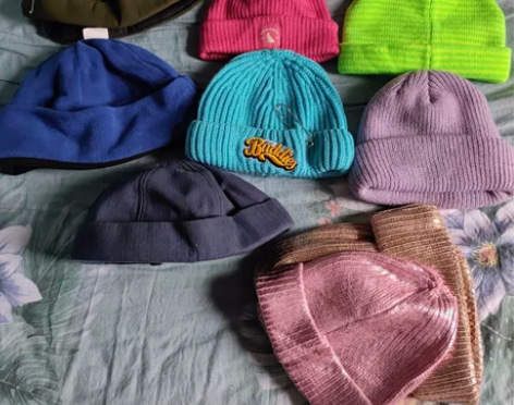 冬季针织帽瓜皮帽打包 一般都能带，颜色有色...