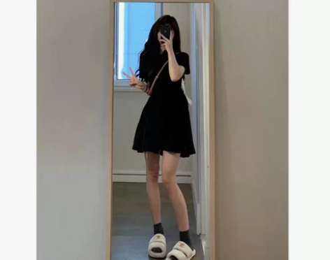 GRIDSTUDIO黑色连衣裙女春显瘦设计...