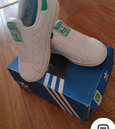 正品阿迪三叶草（小童）仅穿过几次，接近全新...
