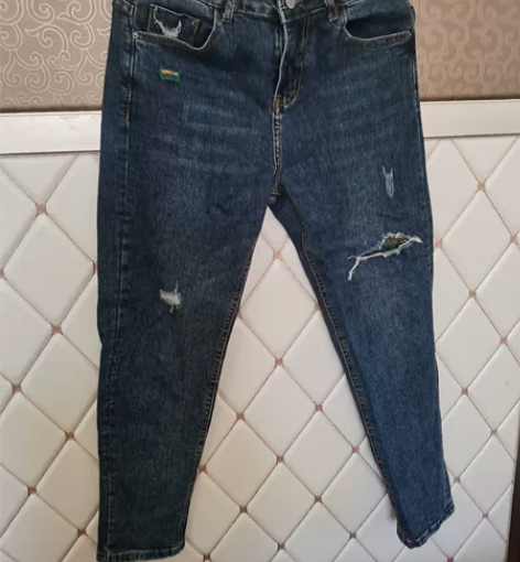 清衣柜深蓝色牛仔裤，120斤以内可以穿 感...