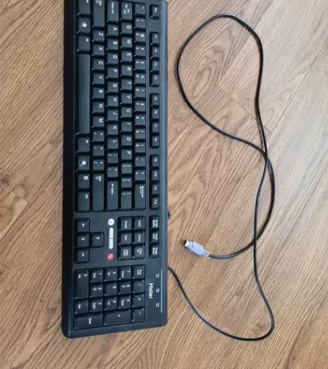 海尔老式电脑键盘 感兴趣的话点“我想要”和...