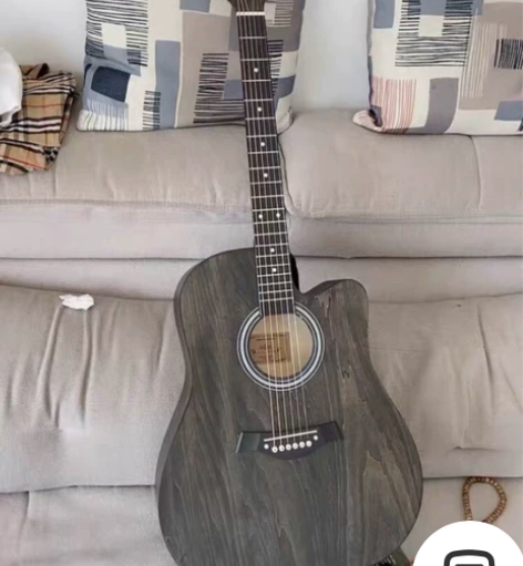 个人转让九百多全新吉他，孩子上学没时间弹，...