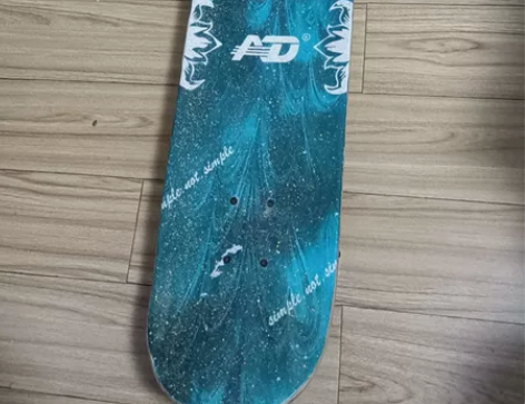 孩子不玩了9成新AD品牌大童滑板 四轮滑板...