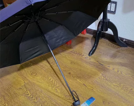 由于店铺拆迁原因，现低价出售一些库存伞，保...