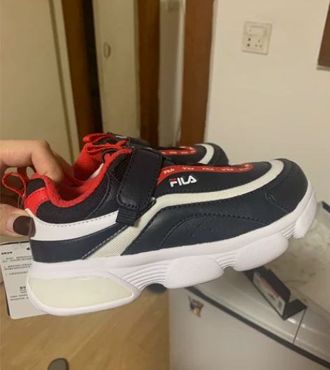 斐乐儿童鞋30码全新带吊牌 感兴趣的话点“...