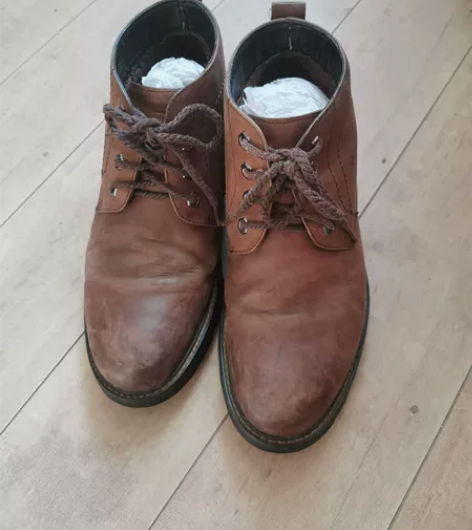 闲置鞋子，骆驼牌，一折出手 皮面，里边带毛...