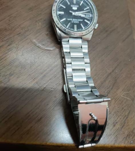 二手手表手表牌子是日本精工，品相好，走时准...