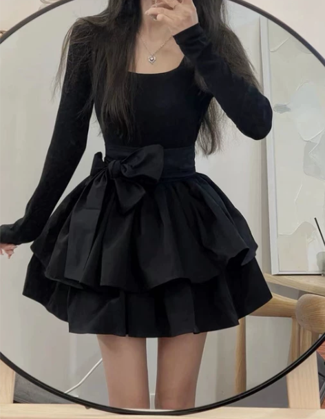 蓬蓬短裙显瘦绑带蝴蝶结黑色连衣裙女秋季气质...