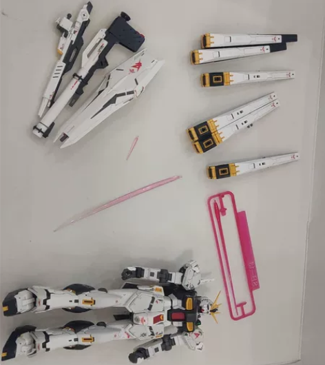 万代rg牛高达 y模型情况，如图所示，所见...