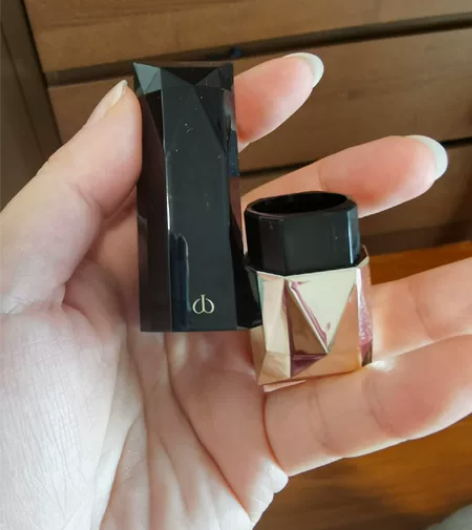 cpb口红壳,买口红时单独买芯即可,有轻微...