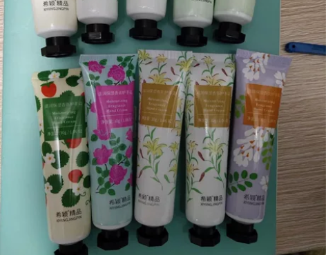 【亏本处理】护手霜男女生保湿学生冬季补水滋...