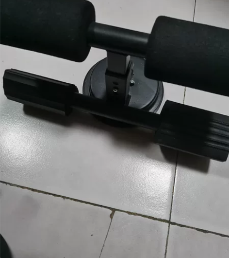 哑铃8公斤，可拆开。有意购买的可以送个仰卧...