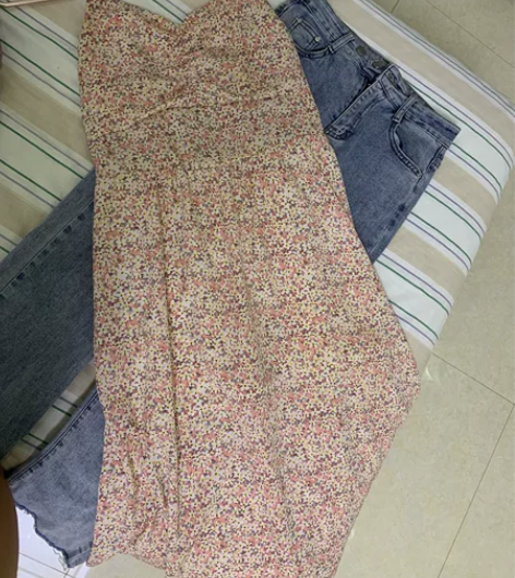 碎花吊带裙可可爱爱粉色 感兴趣的话点“我想...