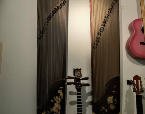 琴行倒闭，品牌古筝仅需400元送谱架！送书...