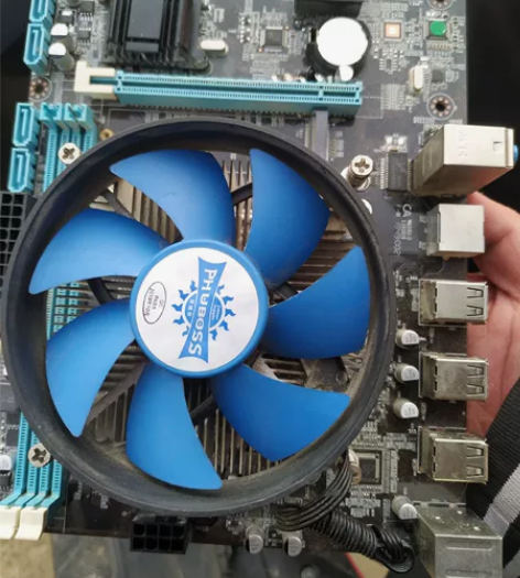 e52450+x79主板带m2接口有挡板。...