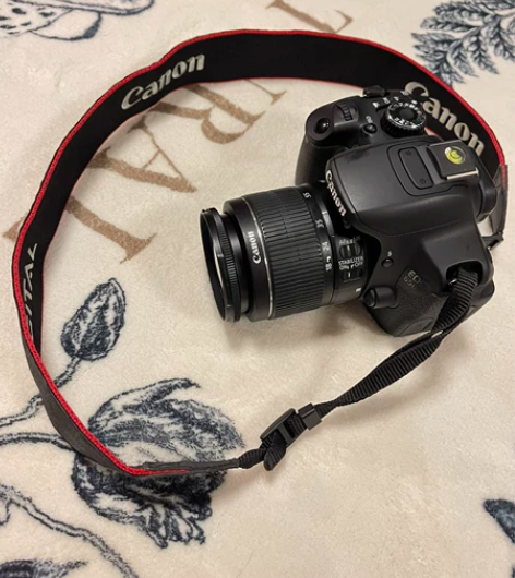 佳能入门级单反650D，大概是13年下半年...