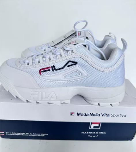 斐乐老爹鞋正品全新 特价269，有喜欢的可...