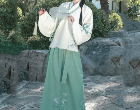 三秋阁原创设计明制春秋款绣花汉服短袄齐腰袄...