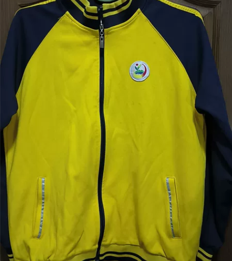 惠州校服外套 码数175轻微穿着痕迹￥40...