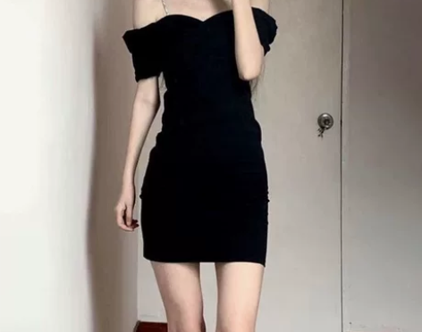 夏季新款韩版时尚气质辣妹一字肩吊带连衣裙女...