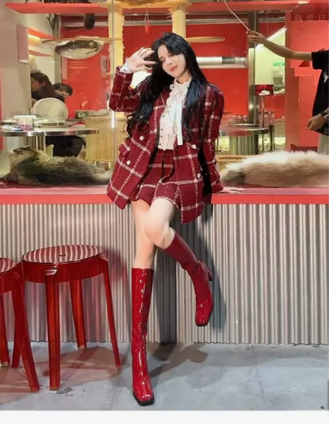 小香风高级感今年流行爆款套装圣诞新年战袍红...