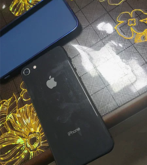 苹果8卡贴机   带卡贴 感兴趣的话点“我...