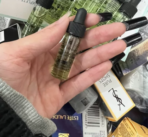 修丽可色修精华 小样4ml/40元。一共7...