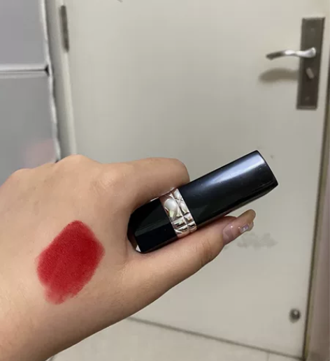 迪奥999口红 经典款不多说 正牌大红色 ...