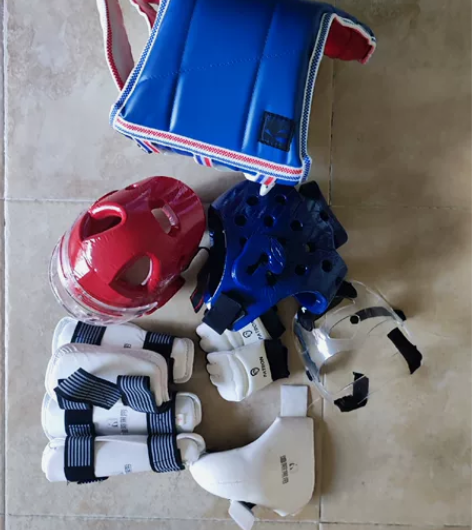 跆拳道护具 感兴趣的话点“我想要”和我私聊...