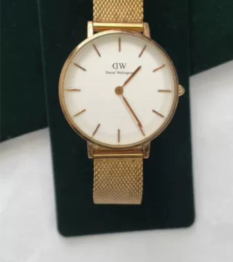 DW正品手表，原装正品，表盘32mm，有一...