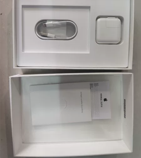 iPad mini4出了，还剩原装箱说，充...