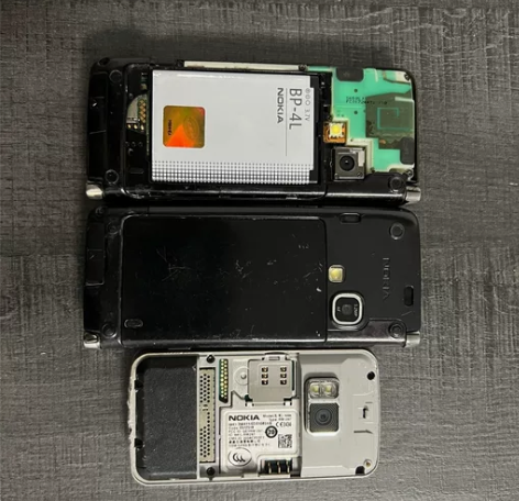 诺基亚n96，两个e90共三个，如图，裸机...